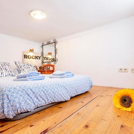 Original Loft En Lavapies Apartment Madrid Exterior foto